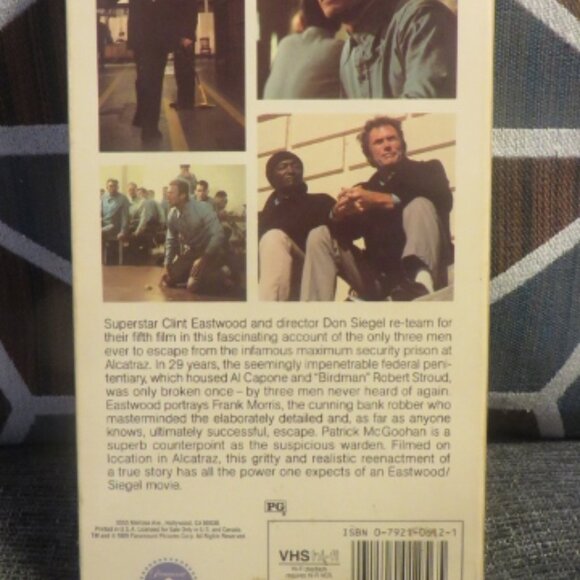 ESCAPE FROM ALCATRAZ - 1979 - VHS (1989 Release) - Picture 3 of 8